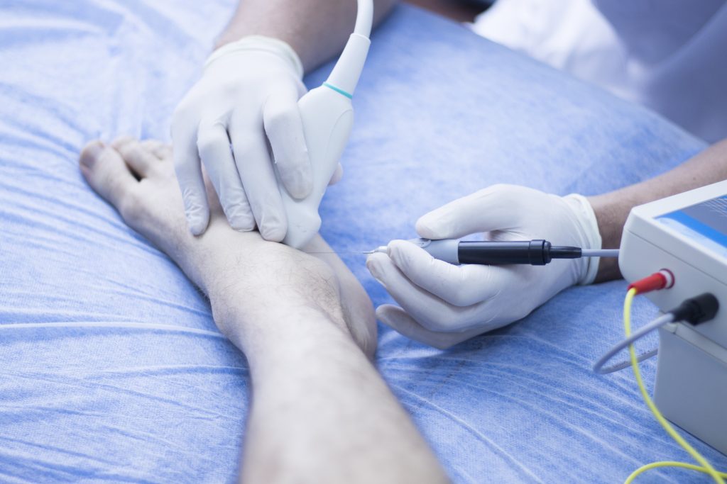 Ağrılı nasırlar ve siğiller özel tekniklerle nazikçe temizlenir...